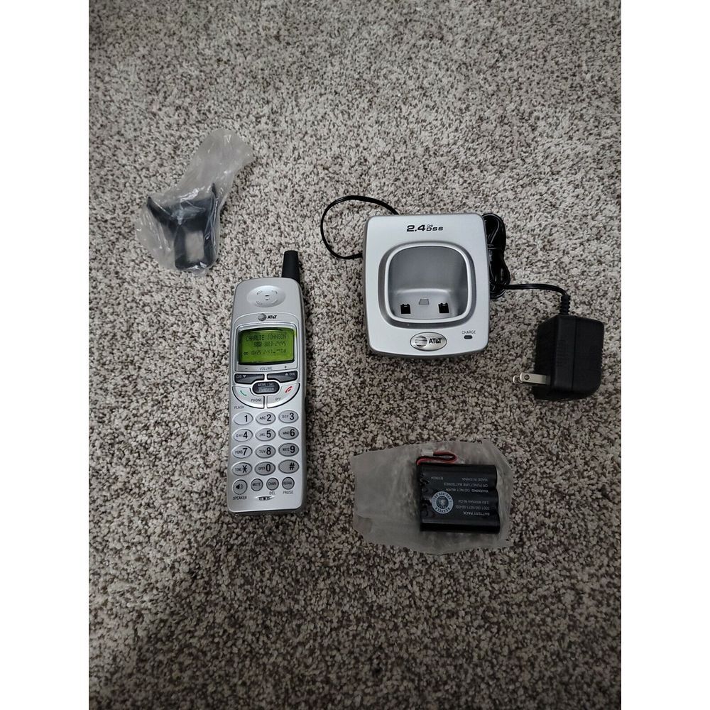 AT&T e2728b‎ 2.4 GHz Replacement hand set and cradle Never used